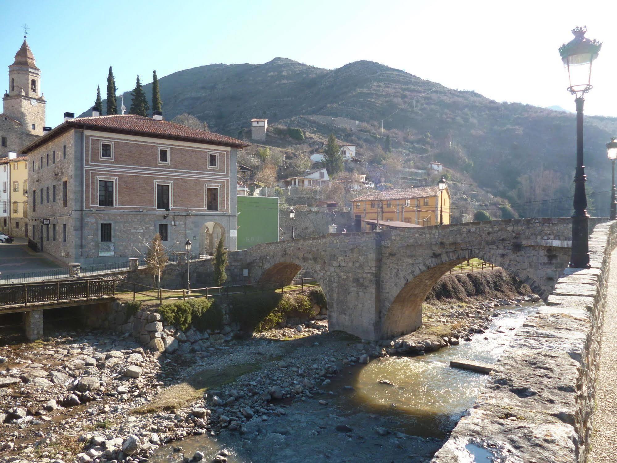 Casasdetrevijano Canon Del Rio Leza Soto en Cameros 外观 照片